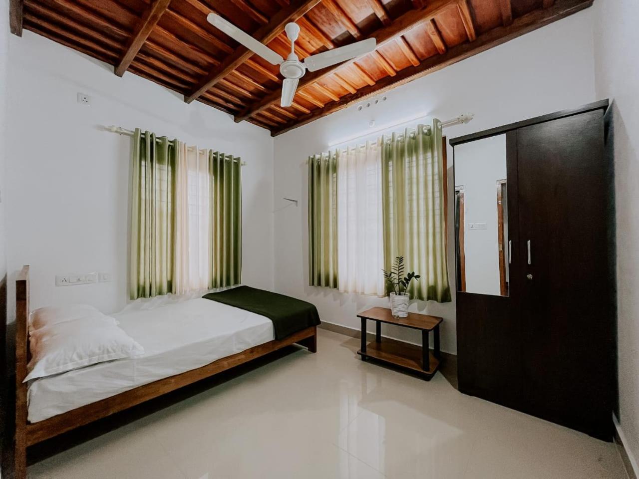 Palkulam Heights Villa Kumudi Exterior photo